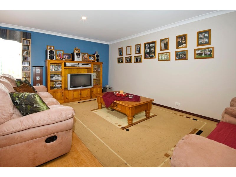 67 South Lake Drive, South Lake WA 6164