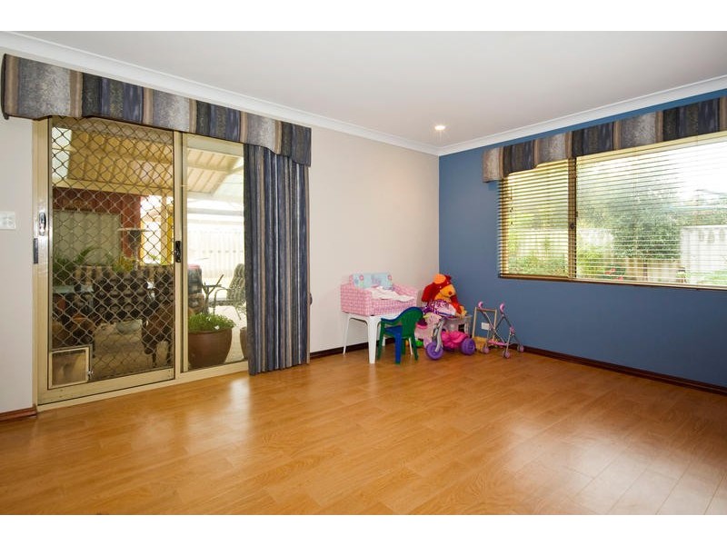 67 South Lake Drive, South Lake WA 6164