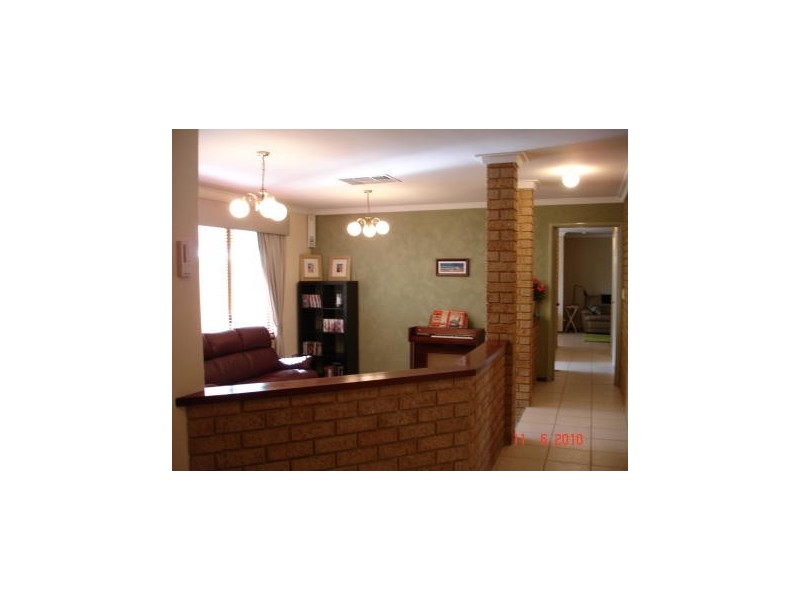 6A Crestia Court, Bibra Lake WA 6163