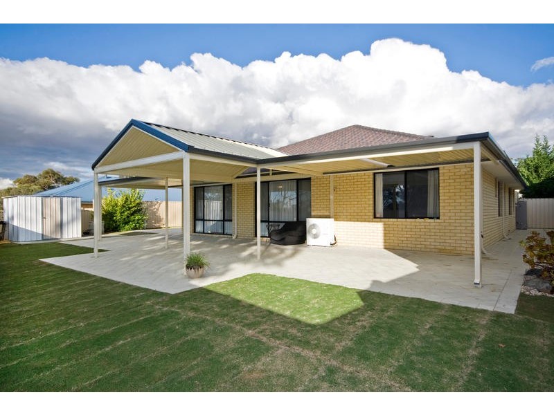 15 Provincial Mews, Bibra Lake WA 6163