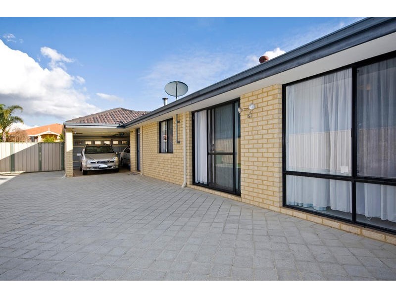 15 Provincial Mews, Bibra Lake WA 6163