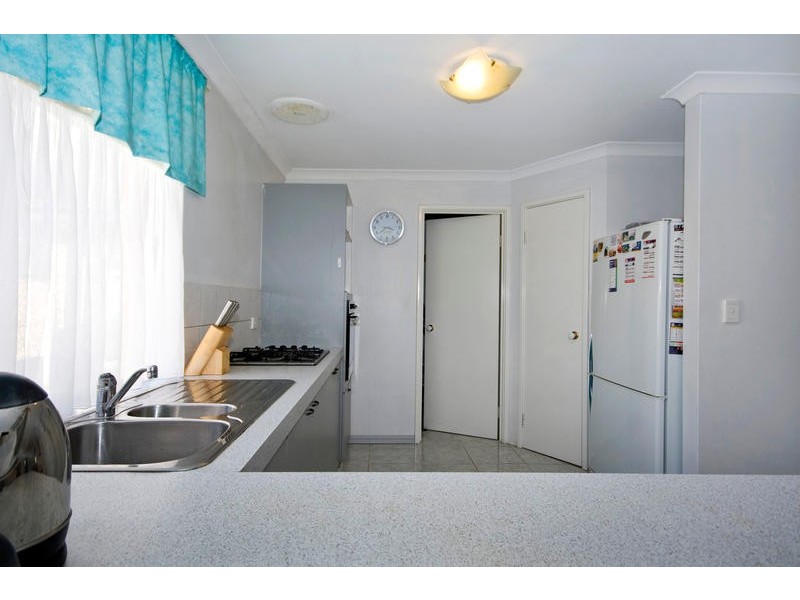 15 Provincial Mews, Bibra Lake WA 6163