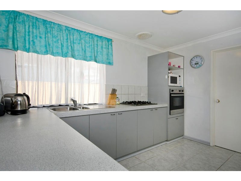 15 Provincial Mews, Bibra Lake WA 6163
