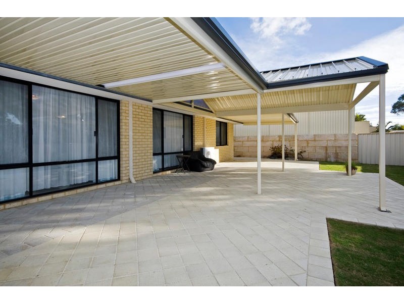 15 Provincial Mews, Bibra Lake WA 6163