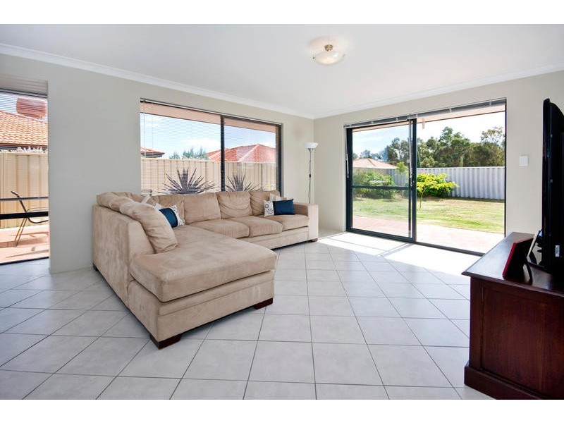 3 Beroona Way, South Lake WA 6164