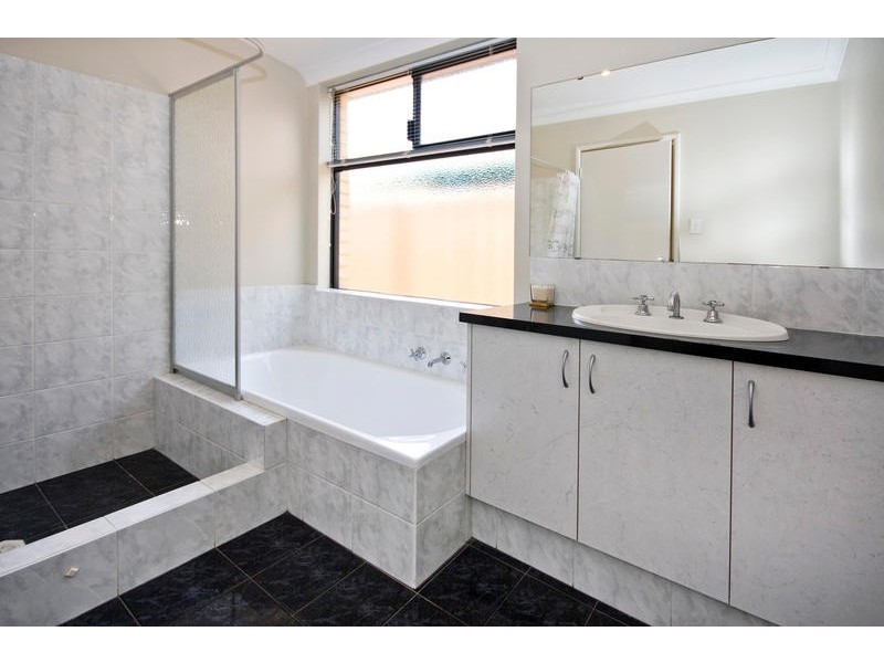 3 Beroona Way, South Lake WA 6164