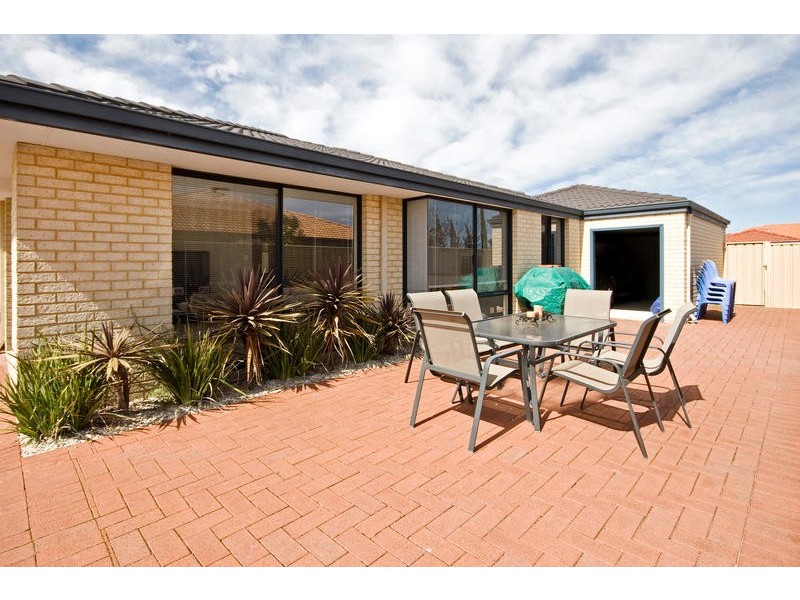 3 Beroona Way, South Lake WA 6164