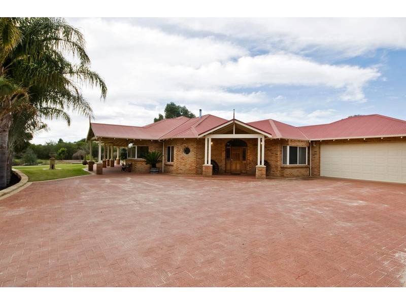 124 Foxton Drive, Oakford WA 6121