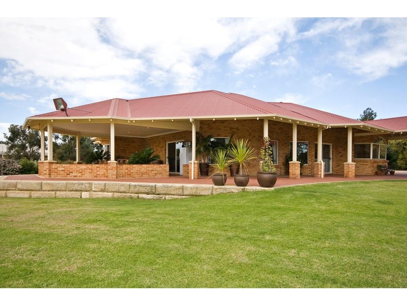 124 Foxton Drive, Oakford WA 6121