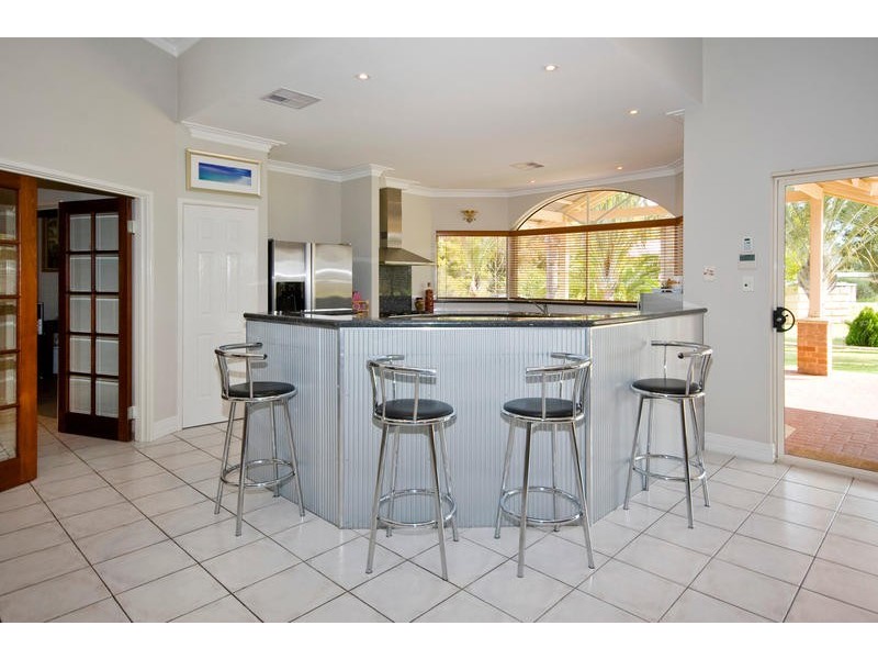 124 Foxton Drive, Oakford WA 6121