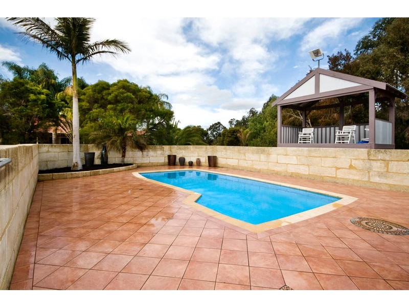 124 Foxton Drive, Oakford WA 6121