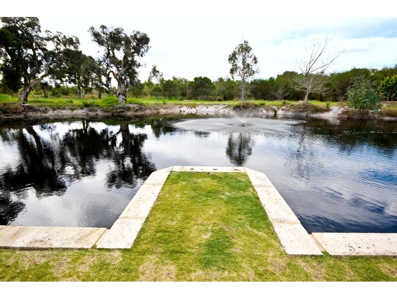 124 Foxton Drive, Oakford WA 6121