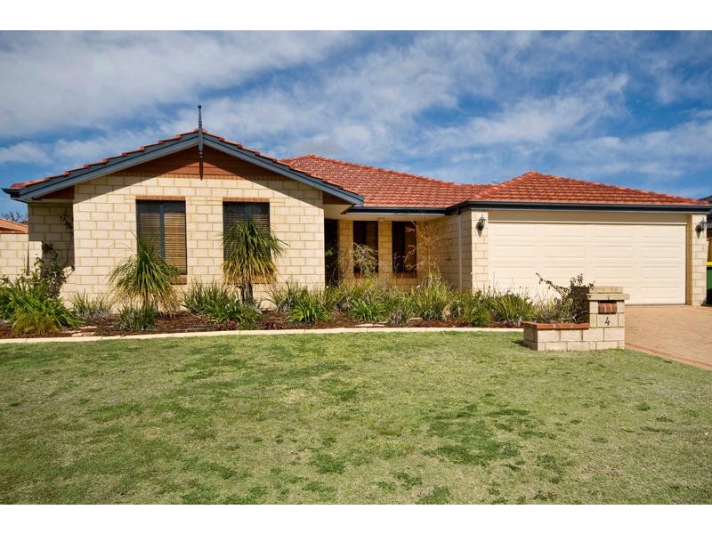 4 Beroona Way, South Lake WA 6164