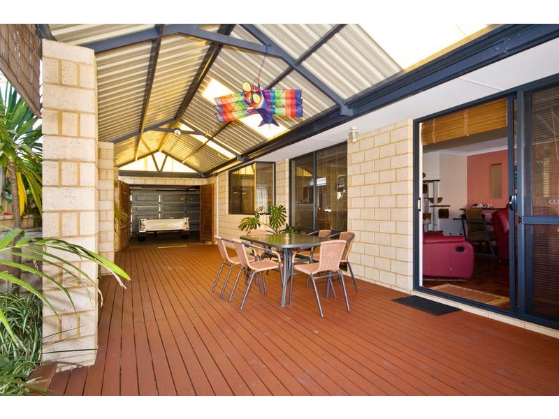 4 Beroona Way, South Lake WA 6164