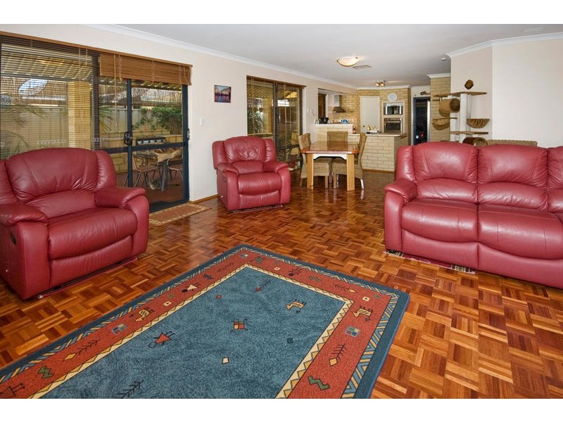 4 Beroona Way, South Lake WA 6164