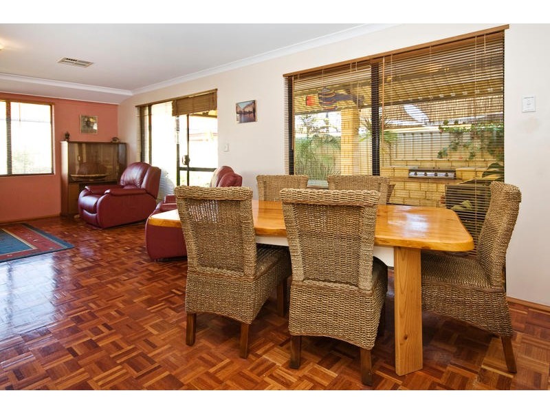 4 Beroona Way, South Lake WA 6164