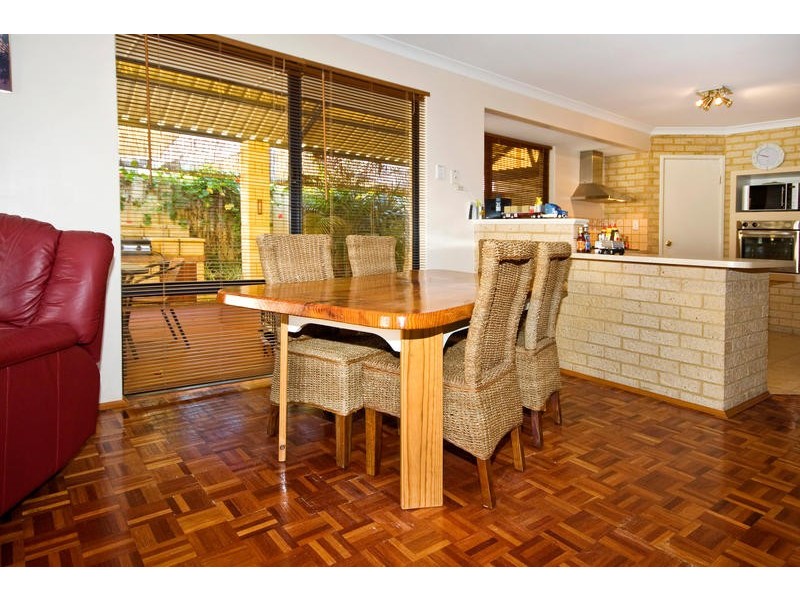 4 Beroona Way, South Lake WA 6164