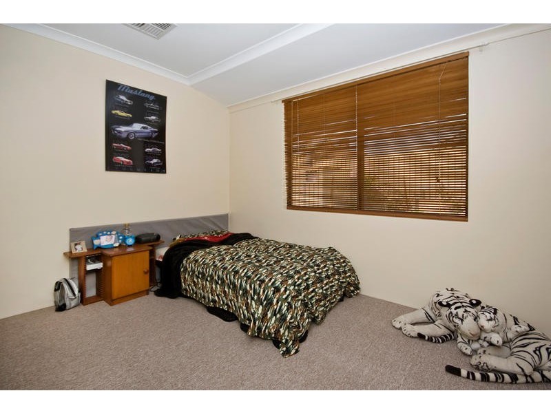4 Beroona Way, South Lake WA 6164