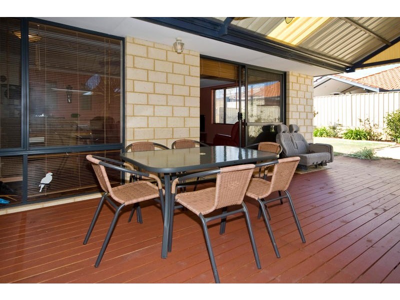 4 Beroona Way, South Lake WA 6164