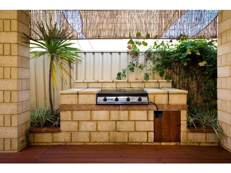 4 Beroona Way, South Lake WA 6164