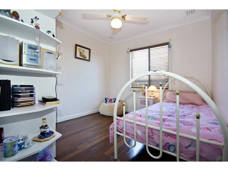 8 Escalus Street, Coolbellup WA 6163