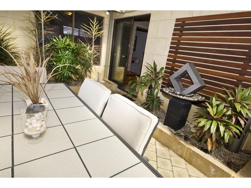 8 Escalus Street, Coolbellup WA 6163