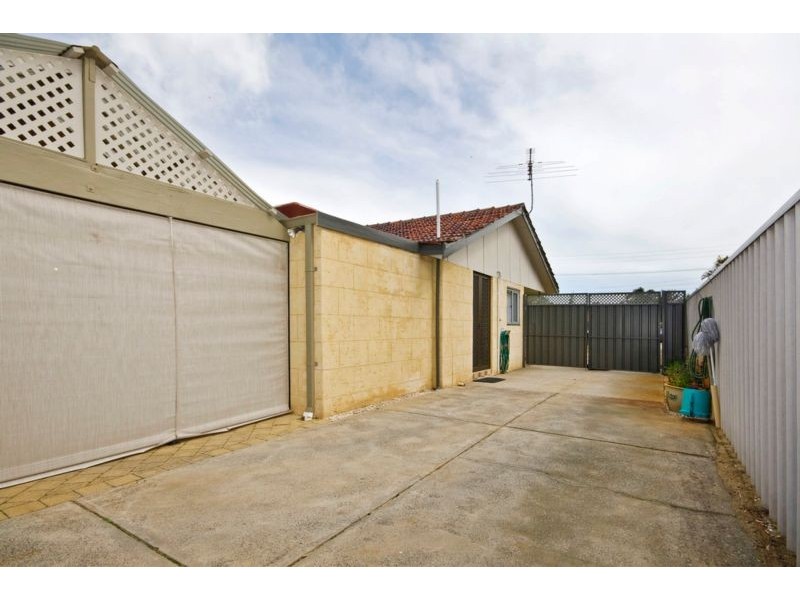 8 Escalus Street, Coolbellup WA 6163
