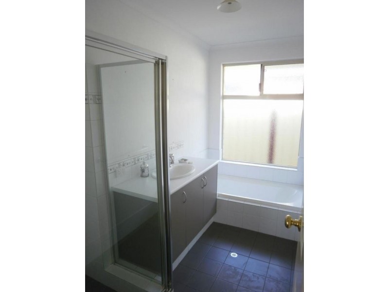 11 Canopus Loop, Hammond Park WA 6164