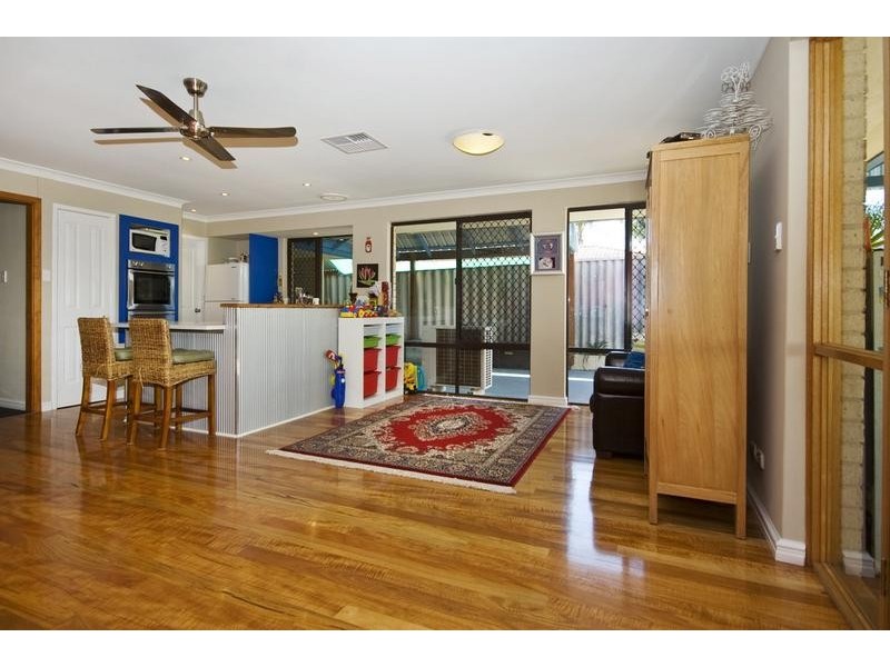 13 Larkspur Cross, Yangebup WA 6164