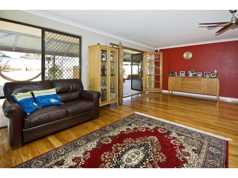 13 Larkspur Cross, Yangebup WA 6164