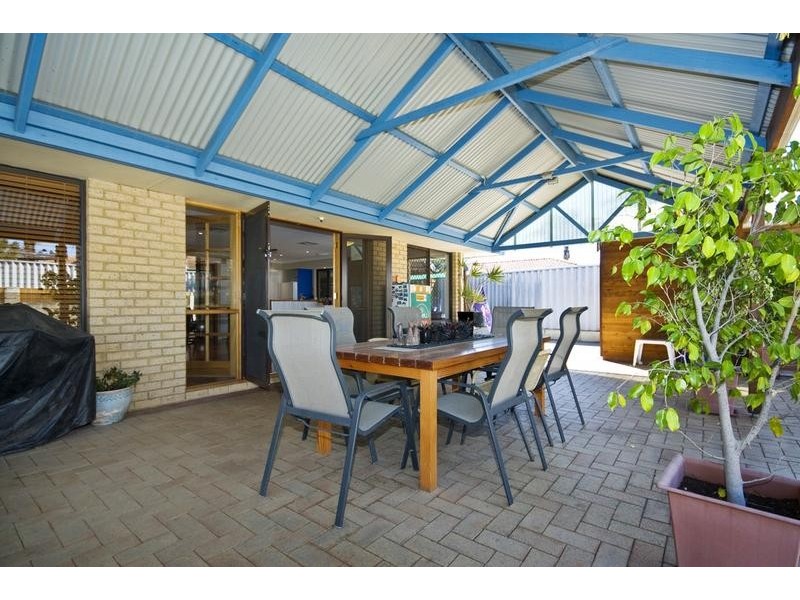 13 Larkspur Cross, Yangebup WA 6164