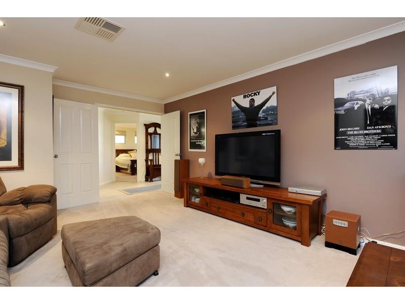 13 Normanby Bend, Success WA 6164