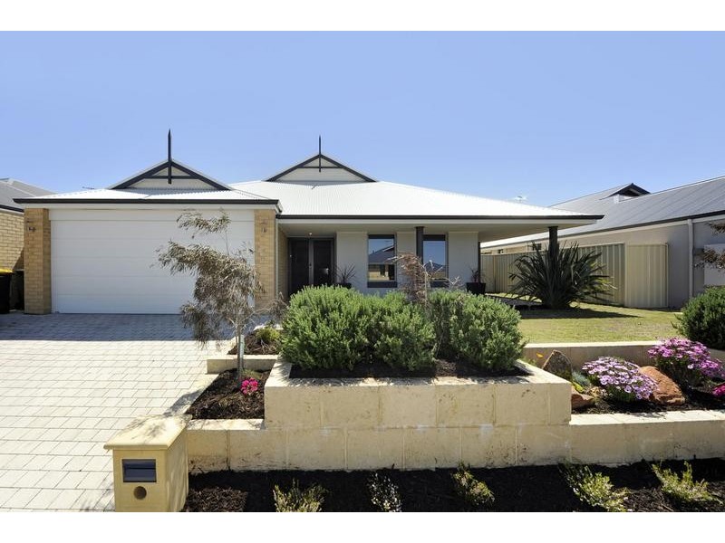 13 Normanby Bend, Success WA 6164