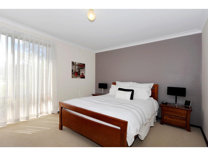 18 Earnshaw Loop, Leeming WA 6149