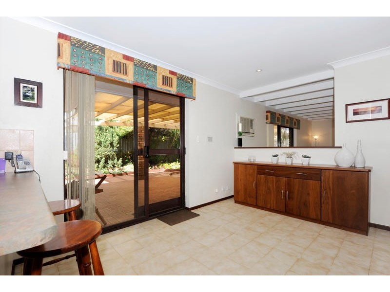 18 Earnshaw Loop, Leeming WA 6149