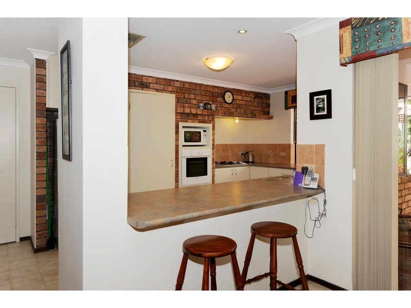 18 Earnshaw Loop, Leeming WA 6149