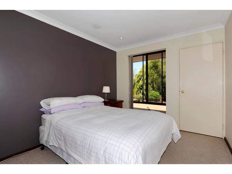 18 Earnshaw Loop, Leeming WA 6149