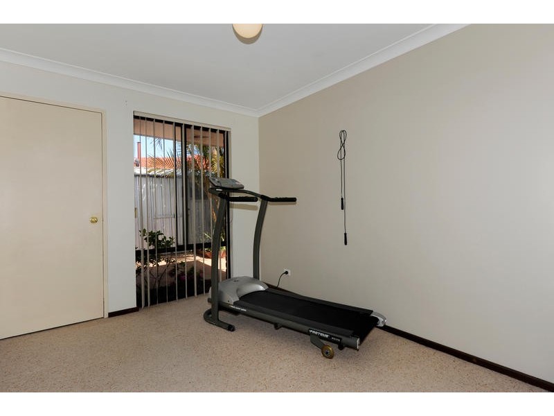 18 Earnshaw Loop, Leeming WA 6149