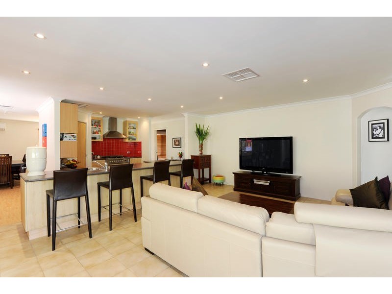 16 Wineberry Loop, South Lake WA 6164