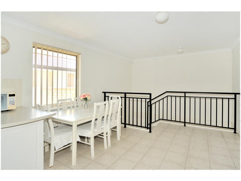 4/15 Giudice Way, Yangebup WA 6164