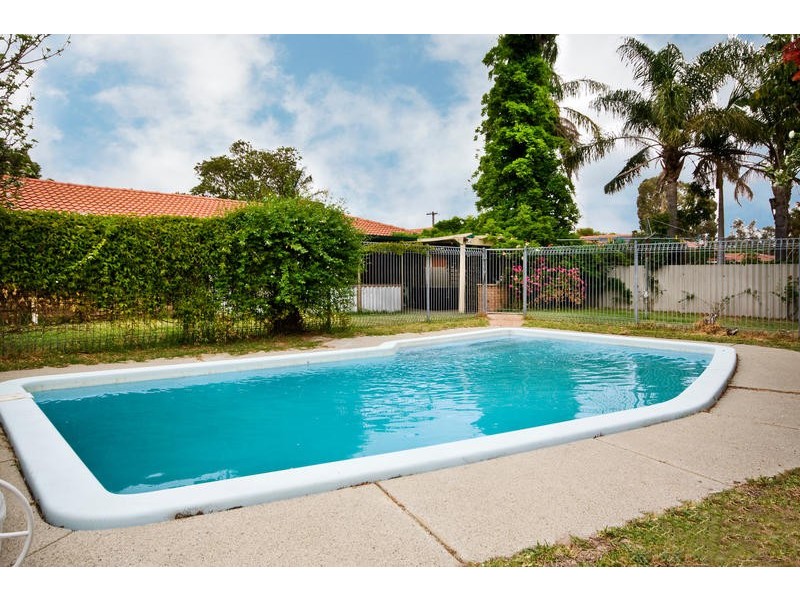 12 Winnunga Place, Armadale WA 6112