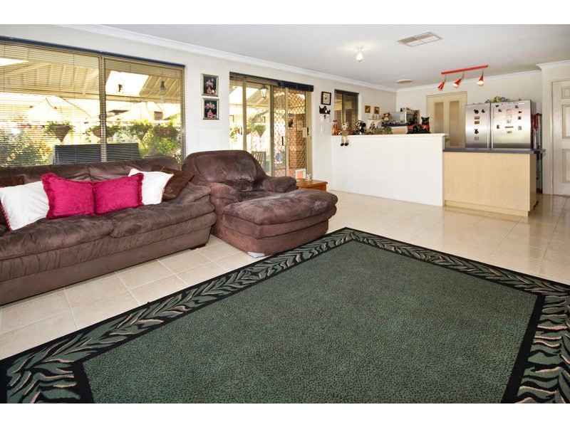 8 Colgrave Mews, South Lake WA 6164