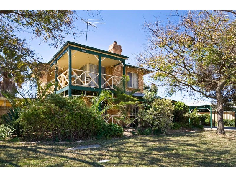 9 Catalpa Crescent, South Lake WA 6164