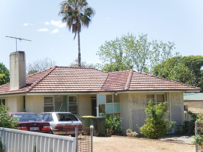 8 Dorcas Way, Coolbellup WA 6163