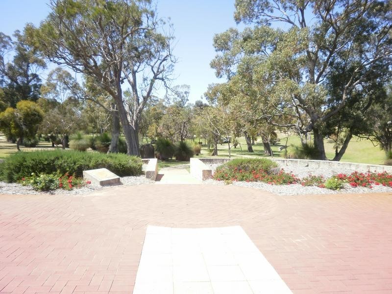 8 Dorcas Way, Coolbellup WA 6163