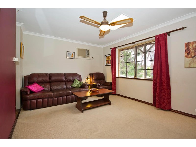 10 Annois Road, Bibra Lake WA 6163