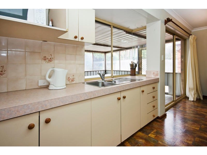 10 Annois Road, Bibra Lake WA 6163