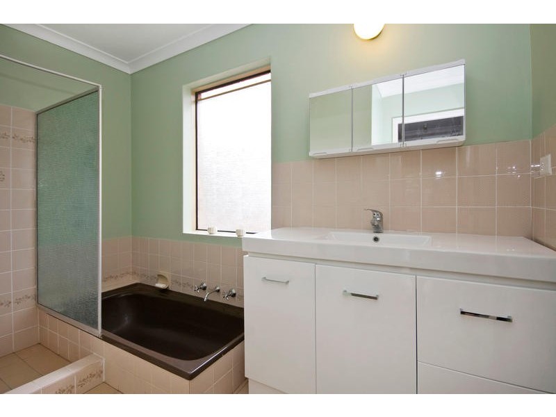 10 Annois Road, Bibra Lake WA 6163