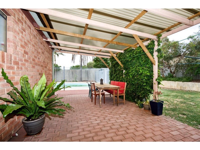 10 Annois Road, Bibra Lake WA 6163