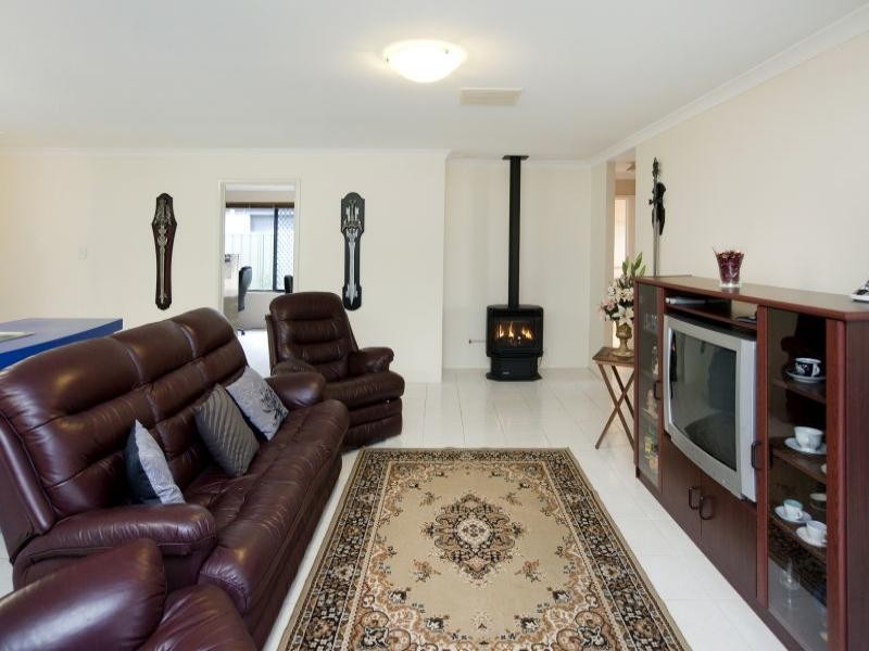 232 Bartram Road, Atwell WA 6164